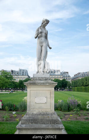 Statue der Nymphe im Jardin des Tuileries, Paris, Frankreich Stockfoto