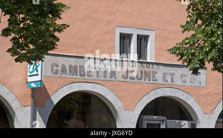 Shop einmal im Besitz der Familie von Léon Gambetta, Cahors, Frankreich Stockfoto