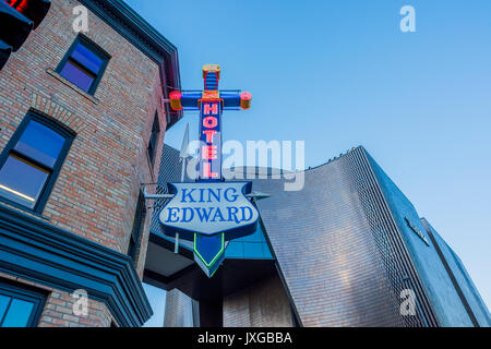 Restaurierte King Edward Hotel Leuchtreklame, dem Nationalen Zentrum für Musik, Calgary, Alberta, Kanada Stockfoto