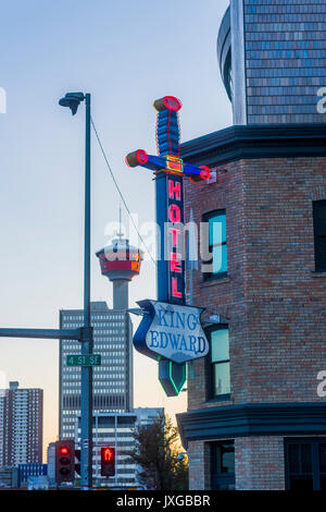 Restaurierte King Edward Hotel Leuchtreklame, dem Nationalen Zentrum für Musik, Calgary, Alberta, Kanada Stockfoto