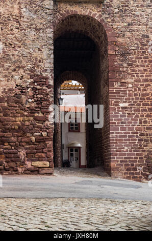 Hstoric Almedina Tor, Silves, Algarve, Portugal Stockfoto