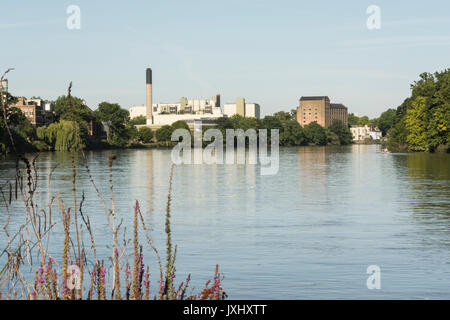 Die inzwischen geschlossene Mortlake Brewery (ehemals Stag Brewery) im Südwesten Londons, Mortlake, London, UK Stockfoto