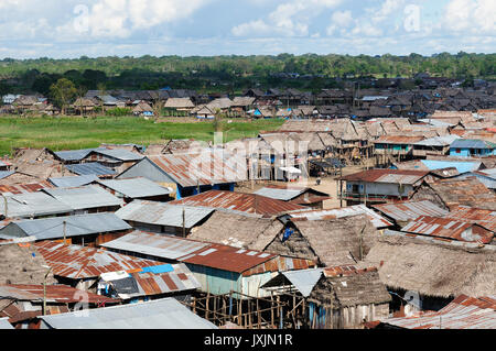 Südamerika, schwimmende Holzhäuser in Amazonien Iquitos Großstadt, armen Stadtteil Belem Stockfoto