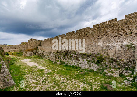 Erstaunlich Mauern einer mittelalterlichen Stadt Rhodos, die Insel Rhodos, Griechenland Stockfoto