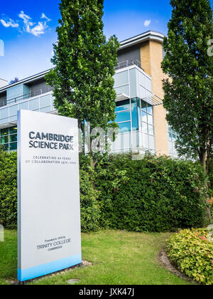 Cambridge Science Park - Schilder am Eingang zum Cambridge Science Park im Norden von Cambridge Großbritannien Stockfoto