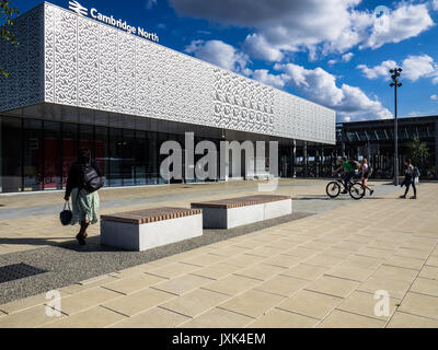 Cambridge North Train Station - Eröffnet 2017 in Norden Cambridge und der Science Park. Design auf Conways Spiel des Lebens. Architekten Atkins. Stockfoto