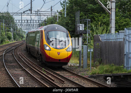 Virgin Rail Pendolino in Cheadle Hulme Stockfoto
