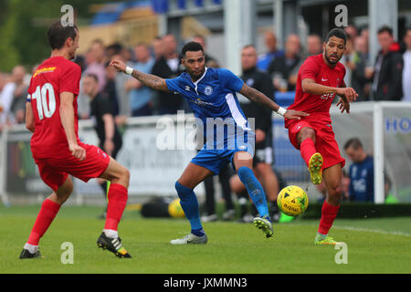 Jermaine Pennant von billericay Stadt Verwicklung mit Jobi McAnuff von Leyton Orient während Billericay Stadt vs Leyton Orient, Freundschaftsspiel Fußball an der Stockfoto