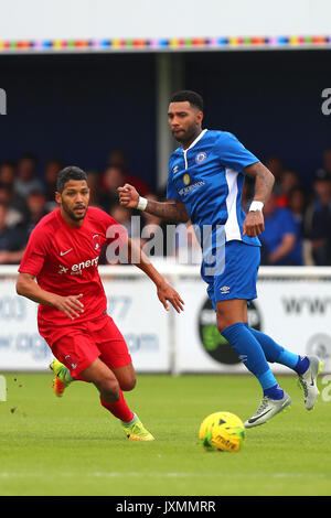 Jermaine Pennant von billericay Stadt und Jobi McAnuff von Leyton Orient während Billericay Stadt vs Leyton Orient, Freundschaftsspiel Fußball an der AGP-Aren Stockfoto