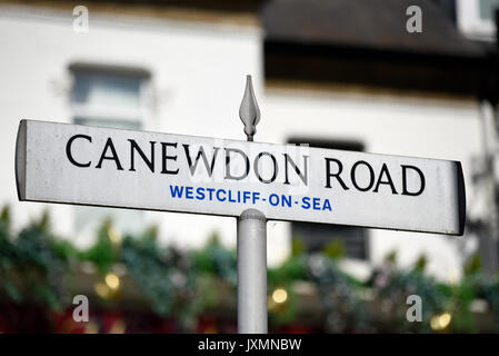 Straßenschild Canewdon Road in Westcliff on Sea, Essex, Großbritannien Stockfoto