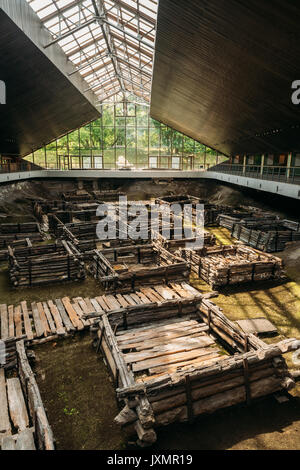 Brest, Belarus - Juni 6, 2017: archäologische Denkmal des Authentischen Ostslawischen Holz- Stadt des 13. Jahrhunderts in Berestye Archäologische Museum. Stockfoto