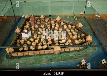 Brest, Belarus - Juni 6, 2017: Ausstellung der Ostslawischen Holz- Stadt des 13. Jahrhunderts in Berestye Archäologisches Museum Stockfoto