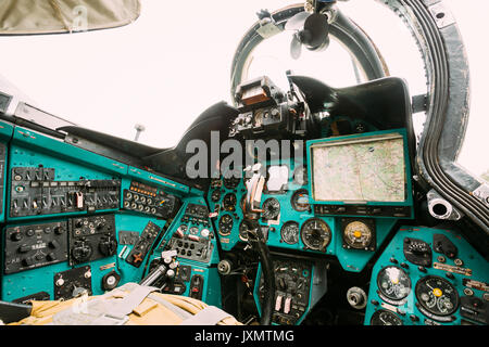 Dashboard In A Russian Soviet Helicopter Cockpit. Large Helicopter Gunship And Attack Helicopter And Low-capacity Troop Transport. Stockfoto