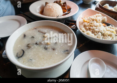 Leong Legend's & Eintopf, Chinatown, 39 Gerrard St, London W1D 5QD, Großbritannien Stockfoto