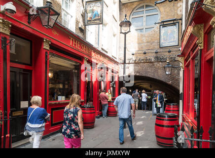 Schiff und Schaufel, traditionellen britischen Pub von unterirdischen Keller ab, 1-3 Craven Passage, Charing Cross, London WC2N 5PH, Großbritannien Stockfoto