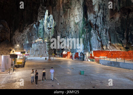 Kuala Lumpur, Malaysia - 16. Februar 2016: Hindu Schrein im Tempel Höhle am Batu Höhlen religiösen Ort Stockfoto