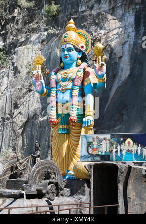 Statue von Krishna am Eingang der Ramayana Höhle, Batu Höhlen, Gombak Selangor, Malaysia Stockfoto