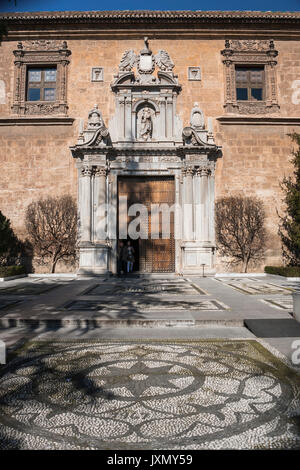 Granada, Spanien - 16. Februar 2013: Rektorat der Universität von Granada, alte Royal Hospital, die Arbeit des 16. Jahrhunderts, Granada, Andalusien, Spanien Stockfoto