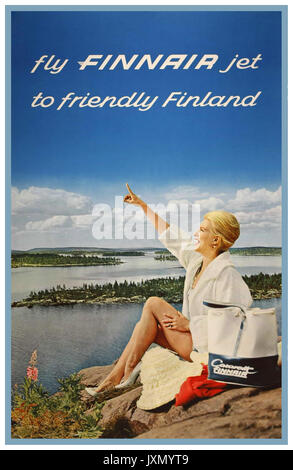 1960er Werbung airline Plakat für "Fliegen Sie mit Finnair Jet zu freundlich Finnland" Tourismus Urlaub Ferien Poster mit renommierten Seen Archipel Stockfoto
