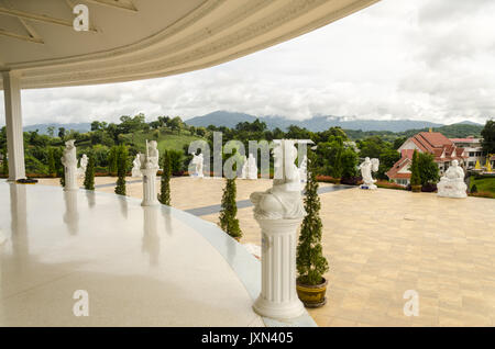 Wat Huai Pla Kung 9 Stufe Tempel, gigantischen chinesischen Stil Buddha Statue, Chiang Rai Thailand Stockfoto