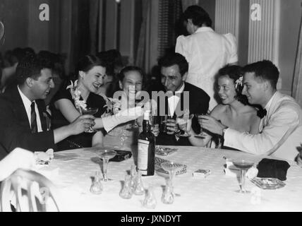 Das studentische Leben, Senior Bankett- und Tanz Senioren und ihre Daten gegenseitig an den älteren Bankett- und Tanz, an der südlichen Hotel, 1947 statt. Stockfoto