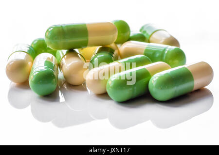 Nahaufnahme von Prozac/Fluoxetin Medikation auf weißem Hintergrund Stockfoto