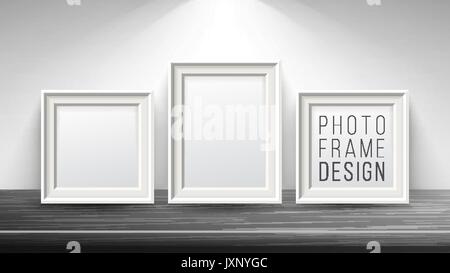 Realistische leeren Bilderrahmen Vektor. Hellem und dunklem Holz Bilderrahmen Mock Up. Holztisch innen Hintergrund. Vorderansicht. Realistischen Design Vorlage. Moderne saubere Inneneinrichtung Abbildung. Stock Vektor