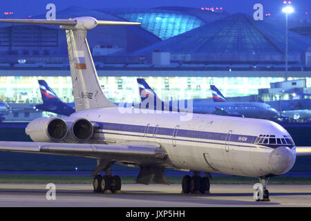 Scheremetjewo, Moskau, Russland - 2. März 2014: Ehemalige Aeroflot Ilyushin IL-62M RA -86492 stehend an den Internationalen Flughafen Sheremetyevo. Stockfoto