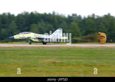 Schukowski, Moskau, Russland - 18 Juli 2014: Mikoyan MiG-29K30 SCHWARZ der russischen Marine test Flug in Schukowski. Stockfoto