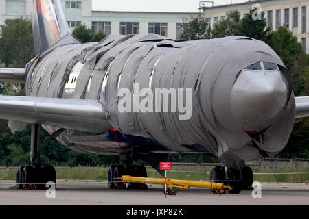 Sheremetyevo, Moskauer Gebiet, Russland - 3. September 2014: Aeroflot Ilyushin IL -96-300 RA -96010 während der Lagerung nach dem Feuer fing an Sheremetyevo inte Stockfoto