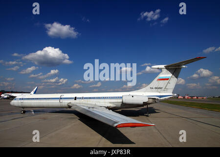 Scheremetjewo, Moskau, Russland - 13. März 2014: Ehemalige Aeroflot Ilyushin IL-62M RA -86492 stehend an den Internationalen Flughafen Sheremetyevo. Stockfoto