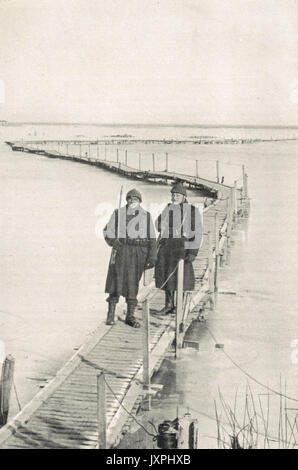 Die Belgier auf der Hut in wässrigen Flandern WW1 Stockfoto