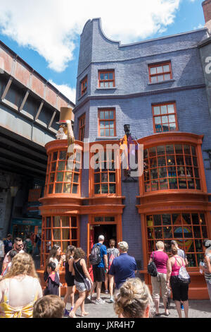 Diagon Gasse in der Zauberwelt von Harry Potter in den Universal Studios Orlando, Florida. Stockfoto