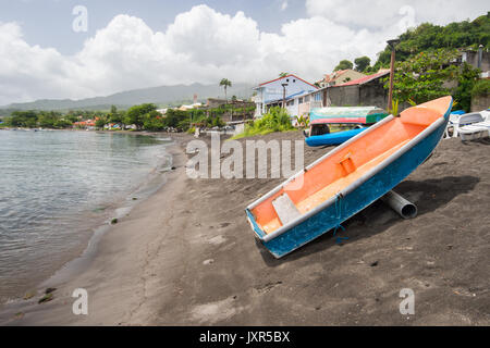 Vulkanischen sand Strand von Saint Pierre, Martinique Stockfoto