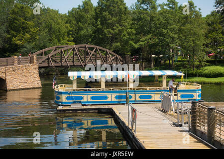 Sassagoula River Cruise Ferry Boot nehmen Gäste aus Port Orleans Riverside Resort in der Walt Disney World, Orlando, Florida. Stockfoto