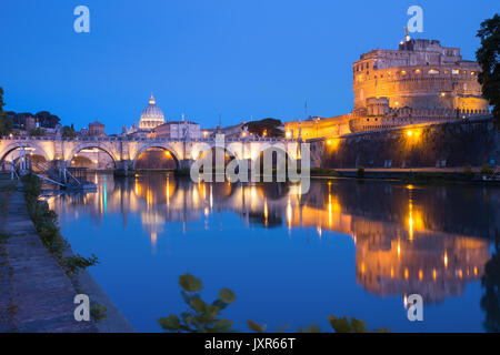 Saint Angel Burg und Brücke, Rom, Italien Stockfoto