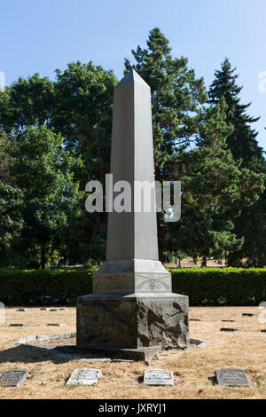 Seattle, USA. 16 Aug, 2017. Memorial obelisken an der Großen Armee der Republik Friedhof. Fünf Seattle Grand Army Beiträge wurde der Friedhof im Jahr 1895 für den Bürgerkrieg Helden in der Capitol Hill. Auf dem Gelände ist ein Monument, und Gräber von fünfhundert 26 Veteranen. Der Friedhof ist derzeit von Seattle's Abteilung der Parks und der Erholung. Credit: Paul Christian Gordon/Alamy leben Nachrichten Stockfoto