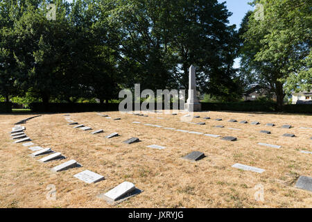 Seattle, USA. 16 Aug, 2017. Grand Armee der Republik Friedhof. Fünf Seattle Grand Army Beiträge wurde der Friedhof im Jahr 1895 für den Bürgerkrieg Helden in der Capitol Hill. Auf dem Gelände ist ein Monument, und Gräber von fünfhundert 26 Veteranen. Der Friedhof ist derzeit von Seattle's Abteilung der Parks und der Erholung. Credit: Paul Christian Gordon/Alamy leben Nachrichten Stockfoto