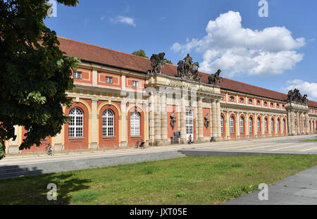 Potsdam, Deutschland. 14 Aug, 2017. Das Äußere des Filmmuseum Potsdam in Potsdam, Deutschland, 14. August 2017. Das Museum wurde 1981 gegründet und ist das älteste Museum seiner Art in Deutschland und ist heute die Heimat von seinen eigenen film Universität. Ihre Archive und Sammlungen sind eine Fundgrube für Forscher und Filmfans. Foto: Ralf Hirschberger/dpa-Zentralbild/dpa/Alamy leben Nachrichten Stockfoto