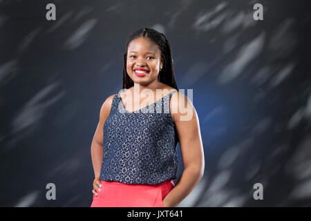 Edinburgh, Großbritannien. 17 Aug, 2017. Chibundu Onuzo, der nigerianische Schriftsteller, beim Edinburgh International Book Festival erscheinen. Credit: GARY DOAK/Alamy leben Nachrichten Stockfoto