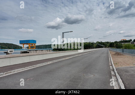 Die Dalesice Pumpspeicherkraftwerk Wasserkraftwerk am Fluss Jihlava in der Tschechischen Republik im Sommer Tag. Stockfoto