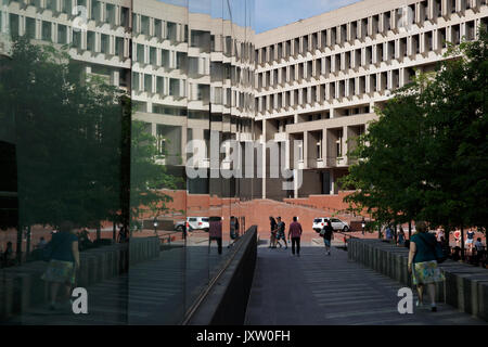 Rathaus spiegelt sich in der Regierung Mitte der u-bahn Station City Hall Plaza Boston Massachusetts Stockfoto