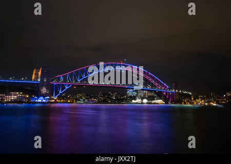 Sonnenuntergang und Night Skyline in Sydney, Australien, Victoria Harbour. Stockfoto