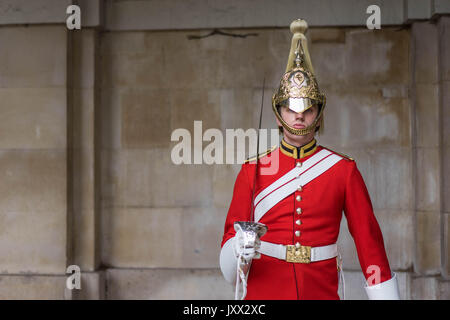 London's Queen Life Guard Soldat im Dienst, UK, England Stockfoto