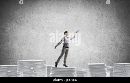 Fleißig, um erfolgreicher Geschäftsmann zu werden. Stockfoto