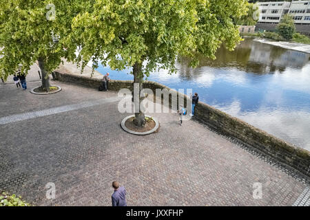 Mit Blick auf den Fluss Dee von Chester Wände Stockfoto