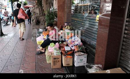 Straßenhändler Kaufleute Charoen Krung Road Samphanthawong Chinatown Bangkok Thailand Stockfoto