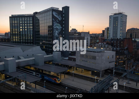 Wunderschöne Aussicht in Leeds bei Sonnenuntergang im Sommer 2017 Stockfoto