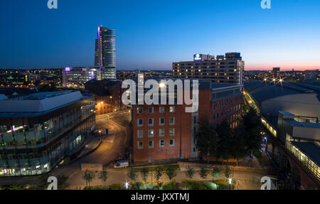 Wunderschöne Aussicht in Leeds bei Sonnenuntergang im Sommer 2017 Stockfoto