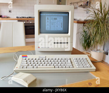 Apple Macintosh Classic Computer ca. 1990 Stockfoto